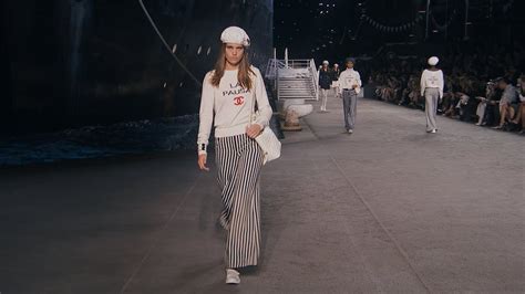 Cruise 2018/19 Show – CHANEL Shows 